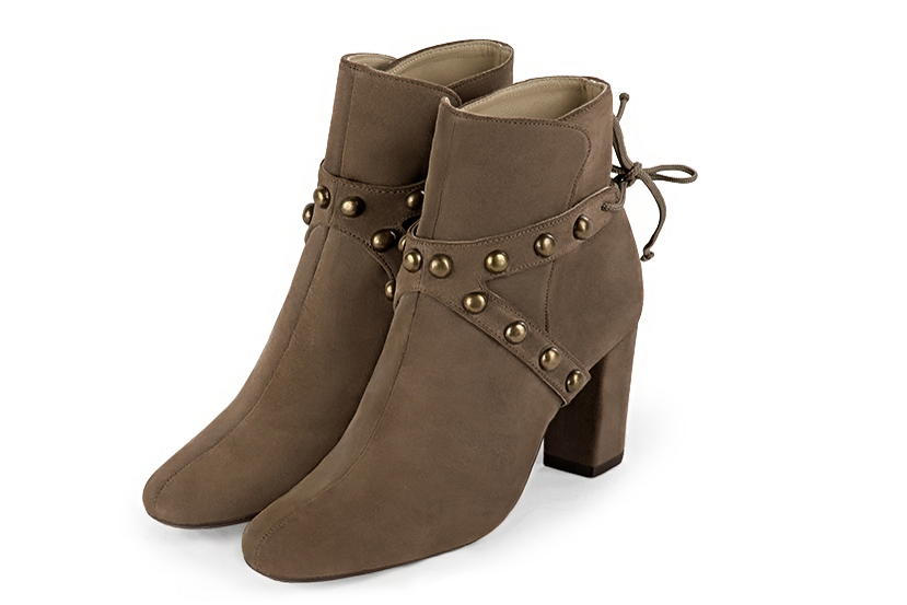 Chocolate brown women's ankle boots with laces at the back. Round toe. High block heels. Front view - Florence KOOIJMAN